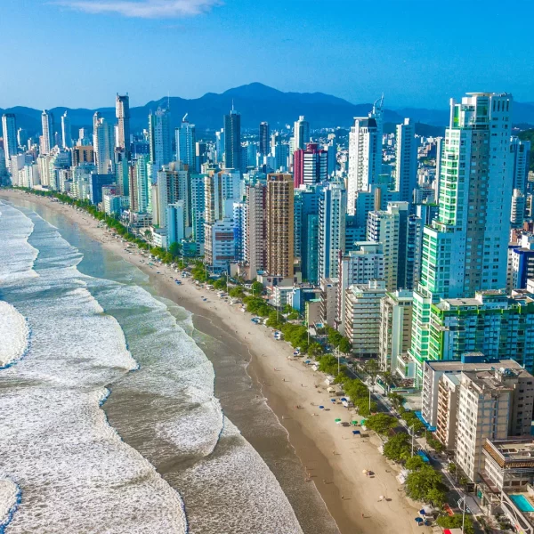 Camboriú: Playas y Diversión (8 Días / 7 Noches)